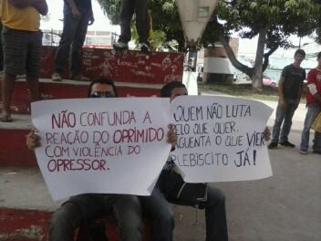 Estudantes protestam com cartazes em Arapiraca (Foto: Arquivo pessoal/ Ana Paula da Silva)