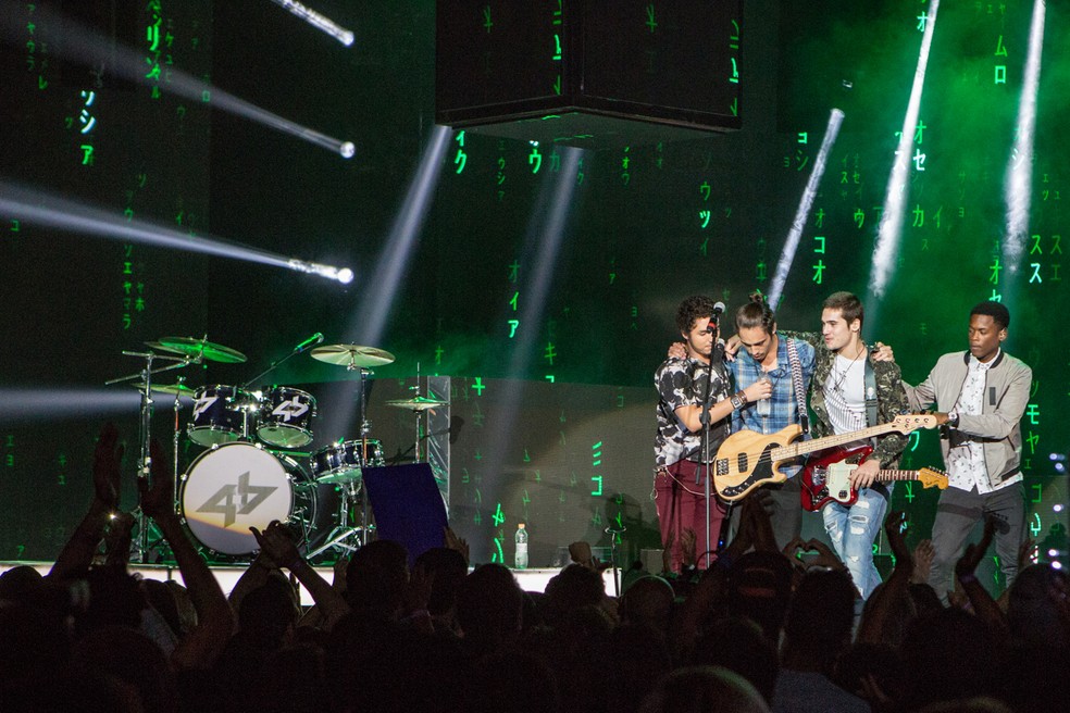 Nicolau passa mal durante show da banda 4.4 em Recife (Foto: Felipe Monteiro/Gshow)