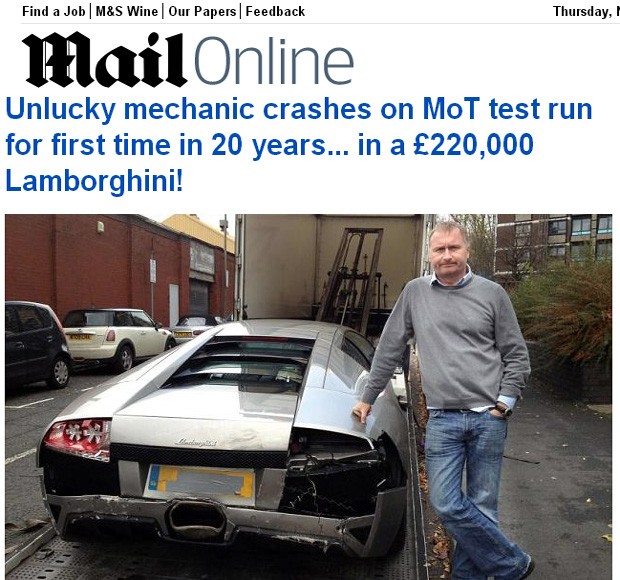 Andrew Mitchinson e o Lamborghini Murcielago LP640 de R$ 720,9 mil, depois da batida (Foto: Reprodução internet)