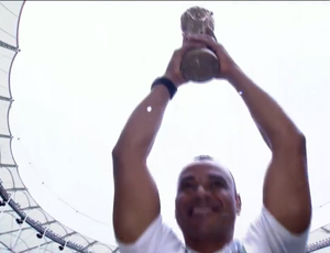 [COPA 2014]Cafu repete gesto e levanta taça antes da Copa: 