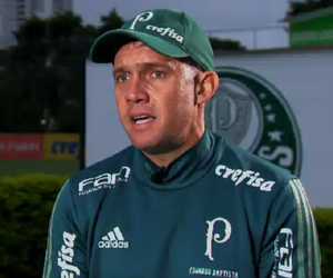 Alheio aos críticos, Eduardo Baptista elogia espírito de Libertadores do time