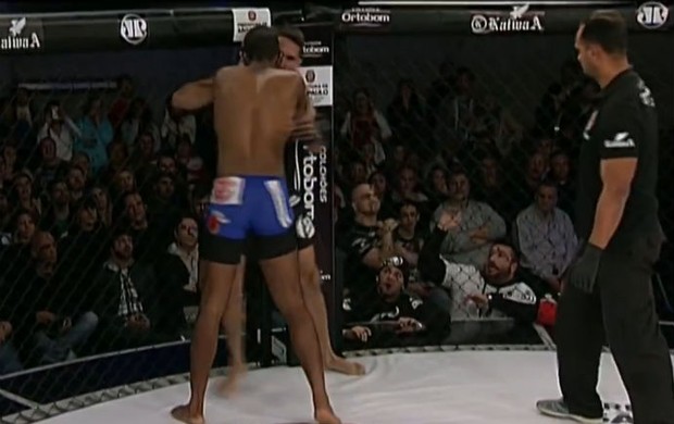 Wallid Ismail Rene Soldado x Marcus Nuguete MMA Jungle Fight Douglas Aires (Foto: Reprodução/SporTV)