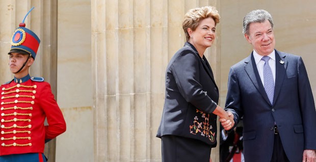 Presidente Dilma foi recebida pelo colombiano Juan Manuel Santos (Foto: Roberto Stuckert Filho/PR)