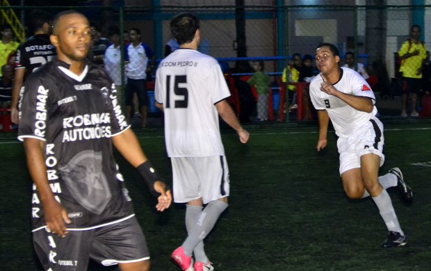 Dom Pedro teve trabalho para eliminar o Botafogo (Foto: Davi Pereira/Jornal F7)