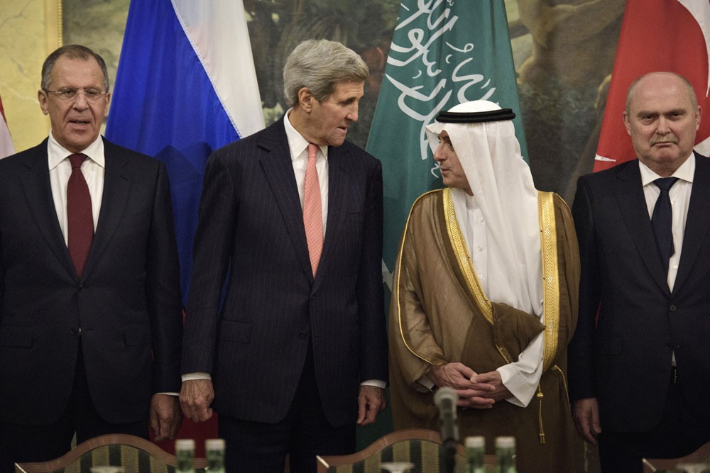 Países se reúnem em Viena para discutir a guerra civil na Síria (Foto: Brendan Smailowski/AP)
