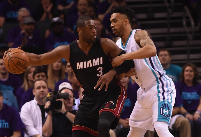 Miami Heat x Charlotte Hornets: Veja onde assistir ao vivo, quintetos  titulares e horário de jogo pela NBA