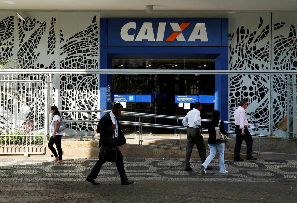 Agência da Caixa Econômica Federal no centro do Rio de Janeiro.  (Foto: REUTERS/Pilar Olivares/File)