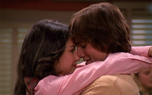Mila Kunis e Ashton Kutcher como Jackie e Kelso em 'That '70s Show' (Foto: Reprodução)
