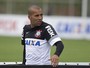 Emerson alega problemas pessoais e é dispensado de treino do Timão