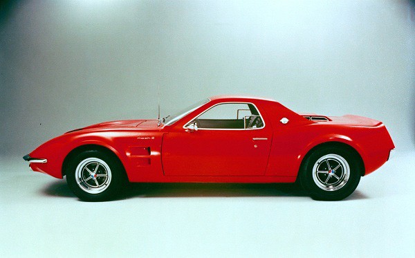 Mach 2 1966 foi o estudo de um possível sucessor do Mustang Shelby Cobra.  (Foto: Divulgação)