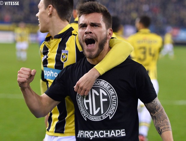 gol de nathan, vitesse, homenagem à chapecoense