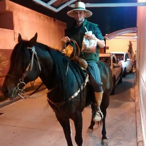 Homem Chega A Cavalo A Drive Thru E Chama Atencao Ao Esperar Lanche Santa Catarina G1 Con buscar por foto, puede descubrir rápidamente imágenes visualmente similares de internet y adquirir información relevante sobre una imagen, incluidos objetos o lugares en ella. g1 globo