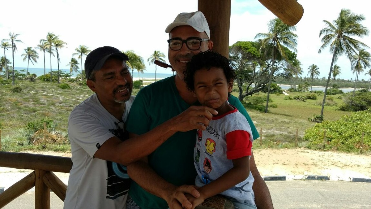 Tenho Dois Pais E Sou Muito Feliz Diz Menino Que Pediu Para Ser Adotado Por Casal Gay No