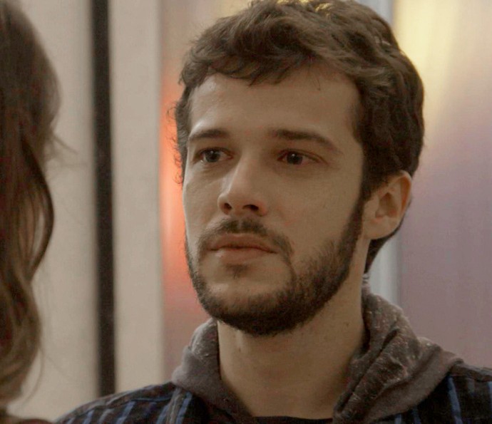 Giovanni relembra a história dos dois e amolece o coração da fotógrafa (Foto: TV Globo) Giovanni relembra a história dos dois e amolece o coração da fotógrafa (Foto: TV Globo)