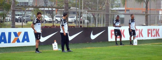 Pato Corinthians treino leve jogadores (Foto: Rodrigo Faber)