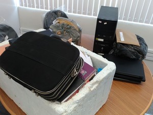 Materiais apreendidos pela operação (Foto: Gaeco/Divulgação)