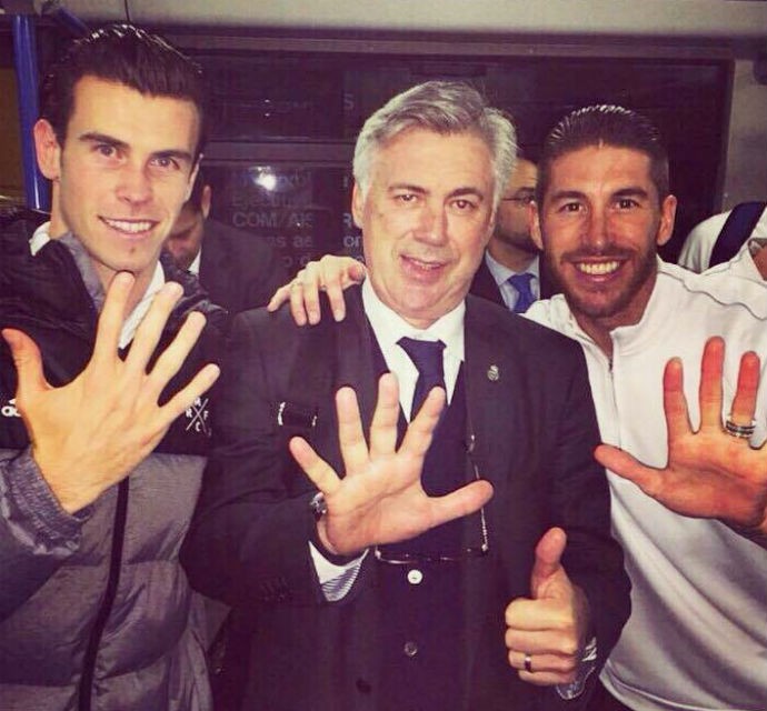 Bale comemora recorde com Ancelotti e Sergio Ramos (Foto: Instagram)