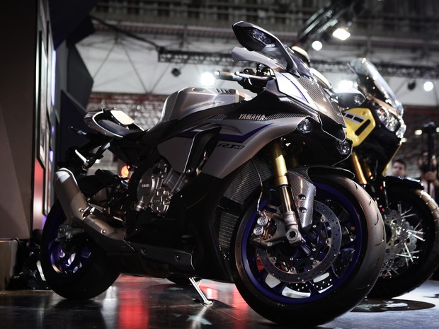 Yamaha R1M é apresentada no Salão Duas Rodas 2015 (Foto: Caio Kenji/G1)