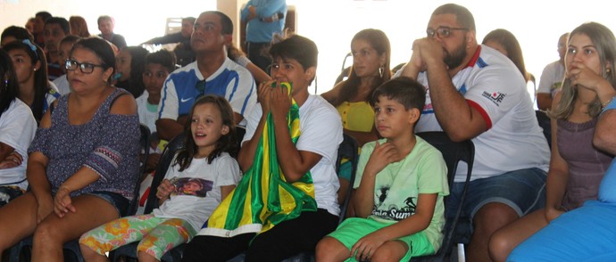 Torcida acompanha em Teresina Sarah Menezes (Foto: Joana D'arc Cardoso/GloboEsporte.com ) Torcida acompanha em Teresina Sarah Menezes (Foto: Joana D'arc Cardoso/GloboEsporte.com )