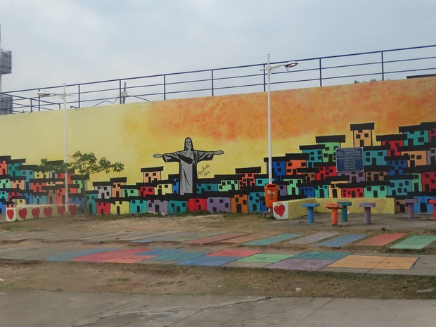 Projeto Favela Art colore ruas, chão, postes e paredes pelo Complexo do Alemão (Foto: Divulgação/Mariluce Mariá) Projeto Favela Art colore ruas, chão, postes e paredes pelo Complexo do Alemão (Foto: Divulgação/Mariluce Mariá)