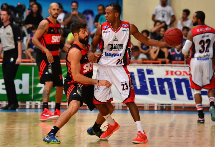 Flamengo X Limeira- semifinal NBB (Foto: João Pires/LNB)