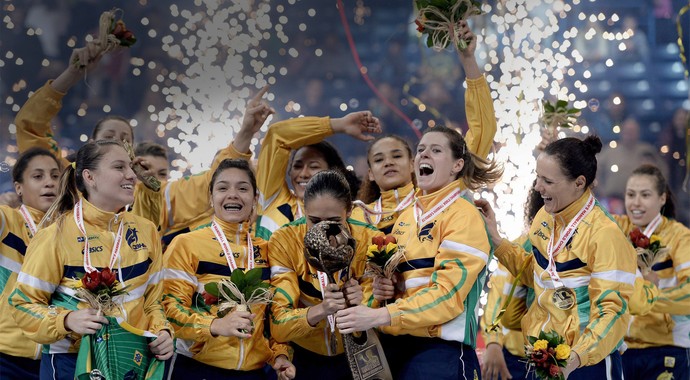 Brasil handebol campeão taça (Foto: AP)