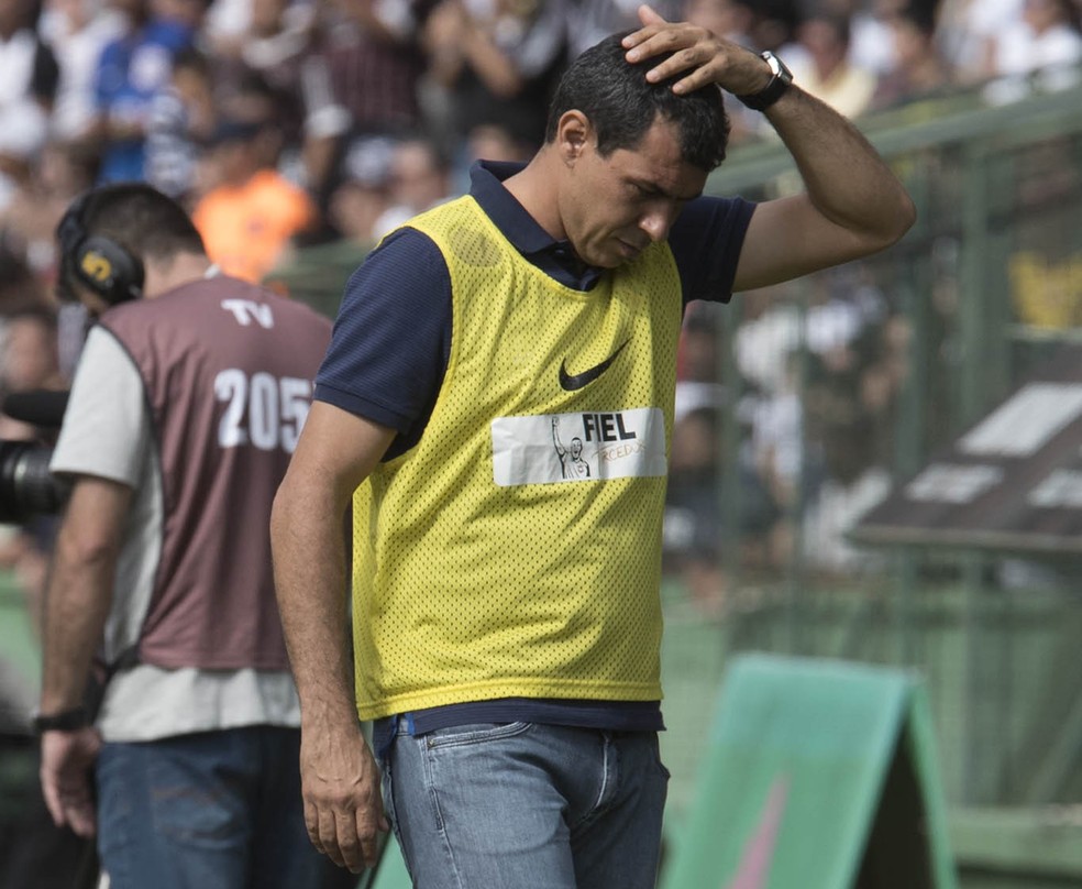Carille desabafa após briga entre torcidas de Corinthians e Coxa: 