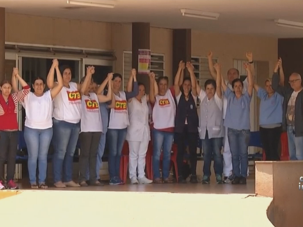 Funcionários estão em greve há 21 dias (Foto: Reprodução/TV TEM)