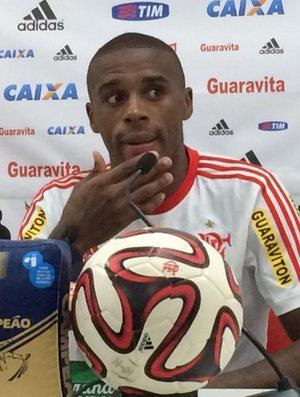 Marcelo, em coletiva do Flamengo (Foto: Ivan Raupp)