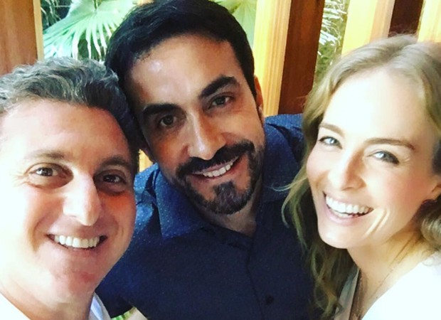 Luciano Huck, padre Fábio de Melo e Angélica (Foto: Reprodução/Instagram) Luciano Huck, padre Fábio de Melo e Angélica (Foto: Reprodução/Instagram)