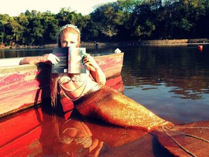 Mirella escreveu diversos contos sobre sereias (Foto: Mirella Ferraz/ Instagram)