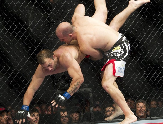 UFC Roger Hollett e Matt Hamill (Foto: Agência AP)