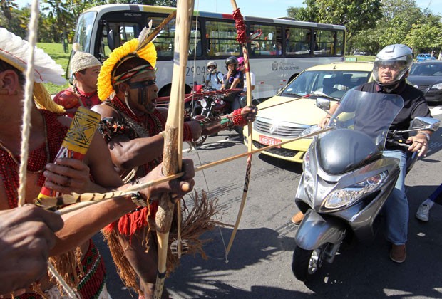 Foto premiada registra protesto indígena durante a Rio+20 (Foto: Wilton Junio/AE)