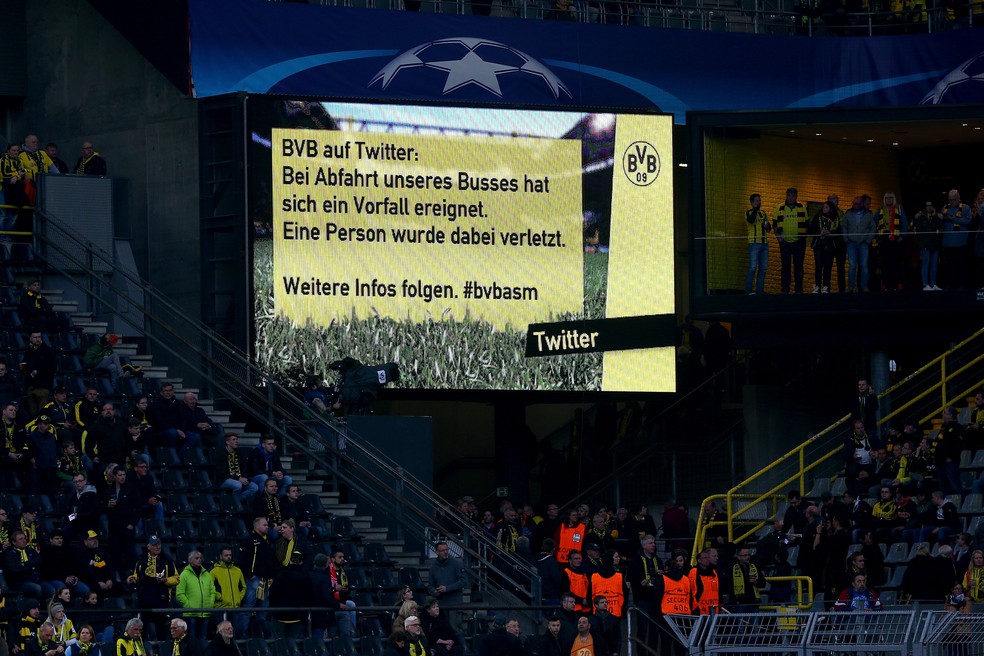 Borussia Dortmund comunica torcedores sobre incidente com ônibus (Foto: AFP)