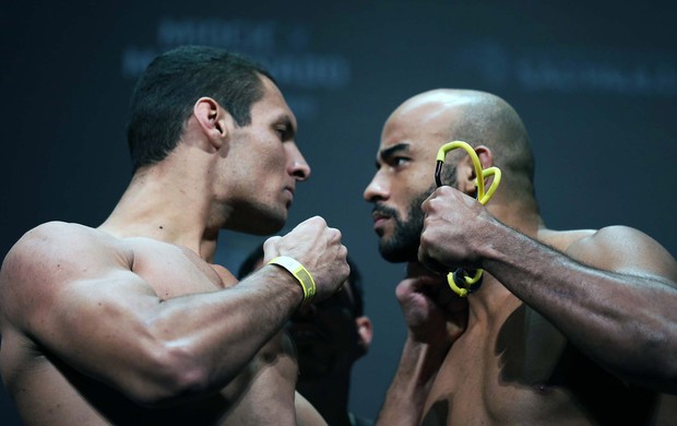 Márcio Lyoto e Warley Alves Pesagem UFC TUF 3 Final (Foto: Marcos Ribolli)