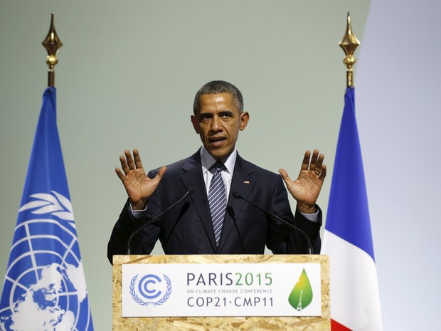 O presidente dos EUA, Barack Obama, fala durante a conferência do clima de Paris, a COP21, nesta segunda-feira (30) (Foto: Kevin Lamarque/Reuters)