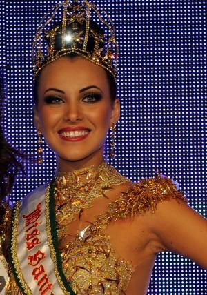 Candidata de Pomerode foi eleita Miss Santa Catarina 2013 (Foto: Artur Moser/Agência RBS)