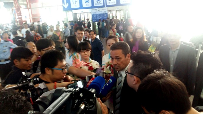 Vanderlei Luxemburgo tianjin songjiang china (Foto: CSR Sports / Divulgação) Vanderlei Luxemburgo tianjin songjiang china (Foto: CSR Sports / Divulgação)