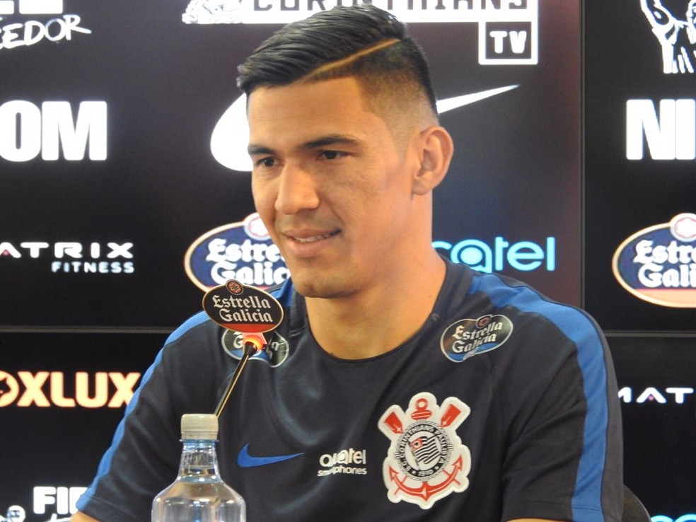 Balbuena fala sobre retorno após lesão e elogia companheiros de zaga