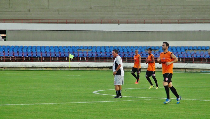 Eduardo Neto garante o Santa Rita preparado para enfrentar o Santa Cruz (Foto: Henrique Pereira/ GloboEsporte.com)
