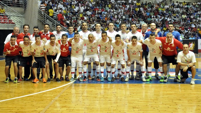 Elenco do Sorocaba Futsal na temporada 2014 (Foto: Divulgação/ Brasil Kirin Futsal)