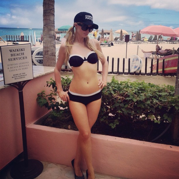 Paris Hilton no Havaí (Foto: Instagram/ Reprodução)