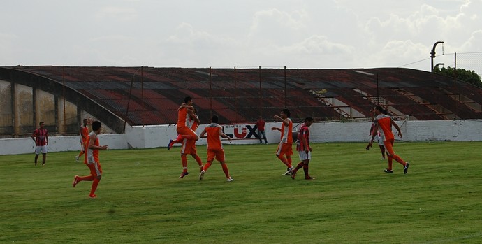 Jogo treino Campinense, no Renatão (Foto: Silas Batista / GloboEsporte.com/pb) Jogo treino Campinense, no Renatão (Foto: Silas Batista / GloboEsporte.com/pb)