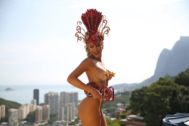 Gabi Miranda vai fazer dobradinha e desfilar no Rio e em SP (Foto: Davi Borges / Diamond Brazil)
