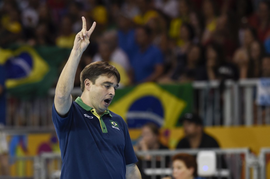 Braço direito de Bernardinho, Rubinho critica CBV e diz: 