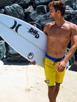 Surfe alejo muniz, uniforme brasil (Foto: Reprodução/Instagram)