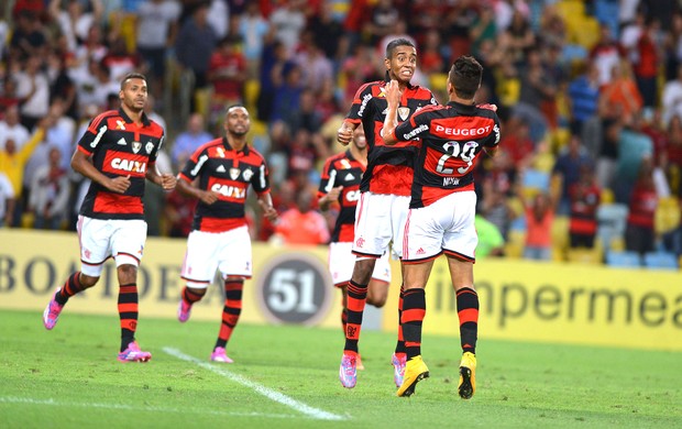 Gabriel e Nixon, comemoração do Flamengo contra o Internacional (Foto: Andre Durão)