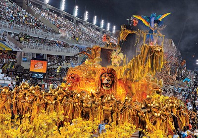 LINHA DIRETA Desfile da Beija-Flor no Carnaval deste ano. A escola de Nilópolis está entre as que ligaram para  o Nextel da empreiteira Delta (Foto: Vanderlei Almeida/AFP)