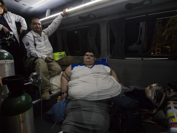Ele fez exames em hospital de Guadalajara na noite desta terça (Foto: Hector-Guerrero / AFP)