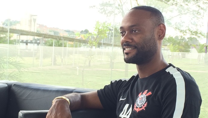 Love diz que Timão pensou que o Guaraní não fosse 